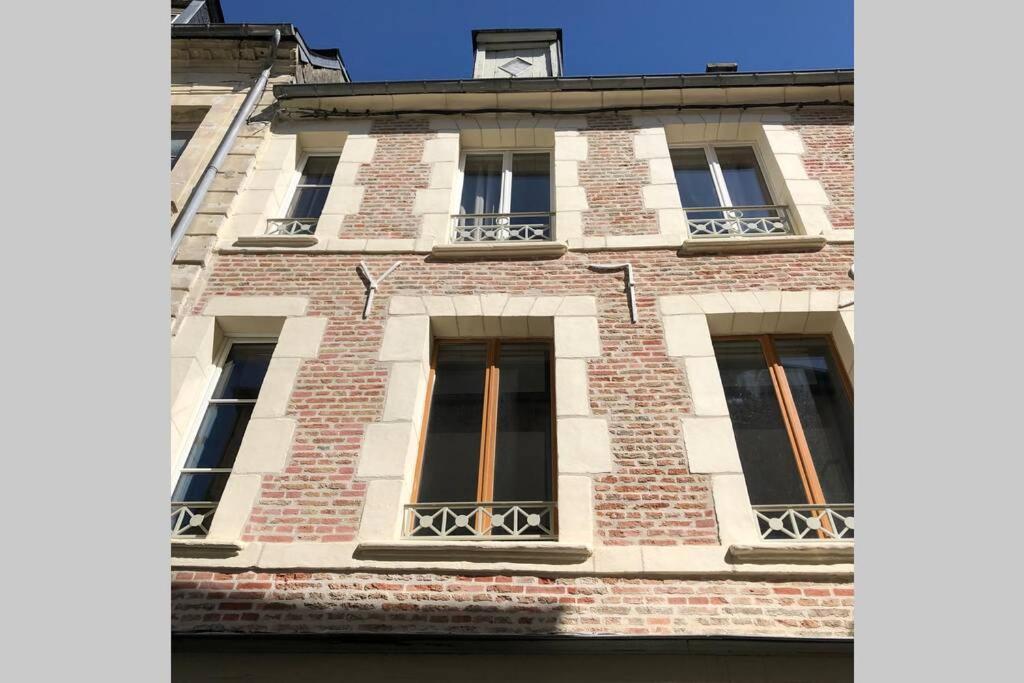 Laon :   Suite privée au pied de la Cathédrale  Exterior foto