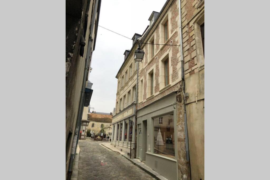 Laon :   Suite privée au pied de la Cathédrale  Exterior foto
