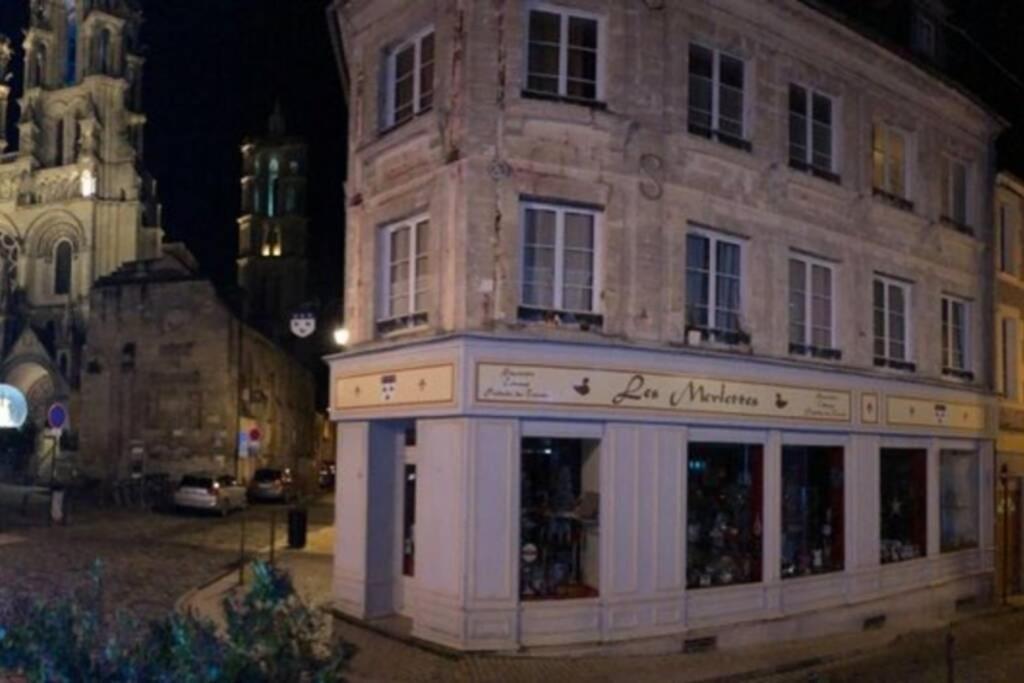 Laon :   Suite privée au pied de la Cathédrale  Exterior foto